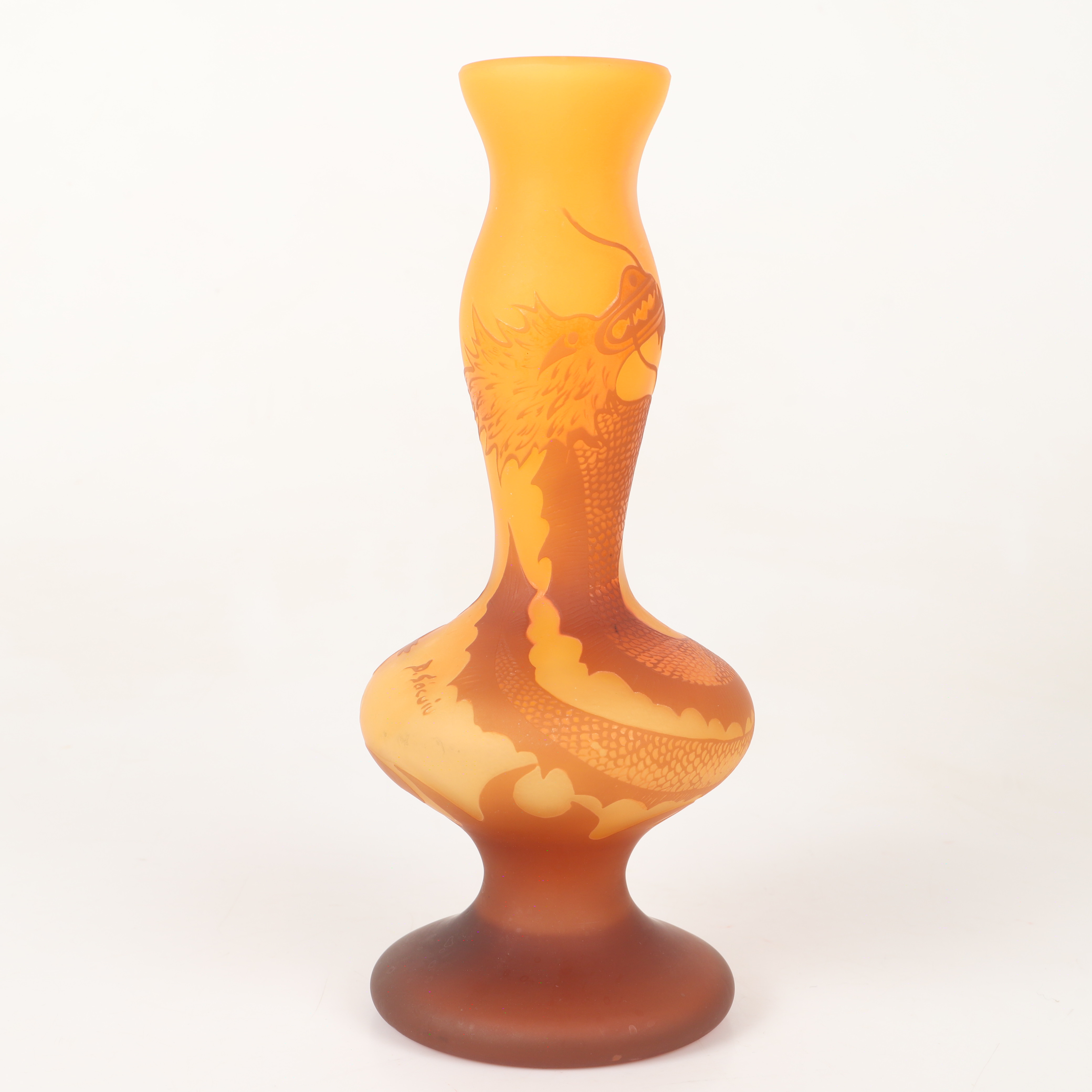 VAS, glas med överfång, art nouveau, otydligt signerad.