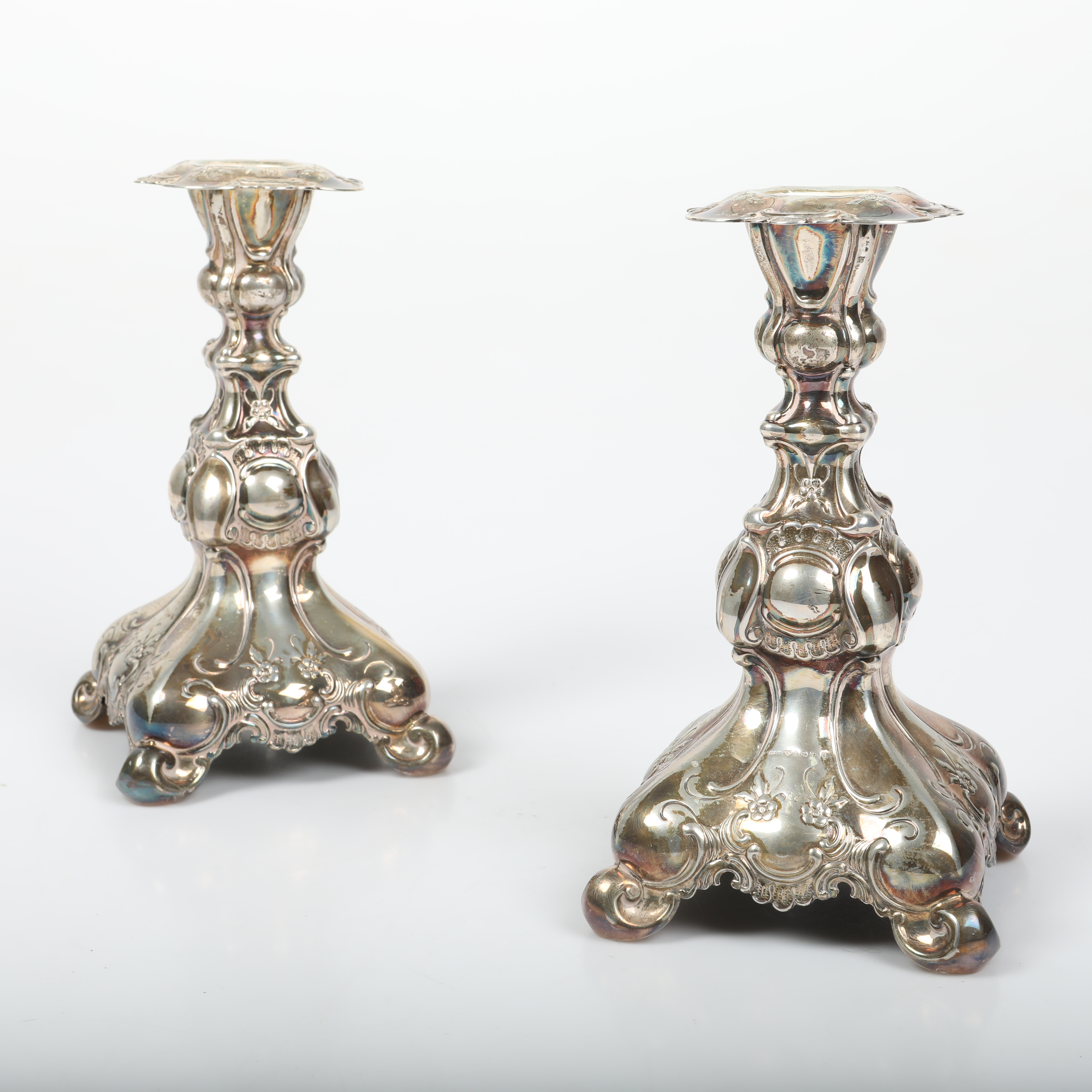 LJUSSTAKAR, 1 par, silver, rokokostil, GAB, Stockholm, 1948.