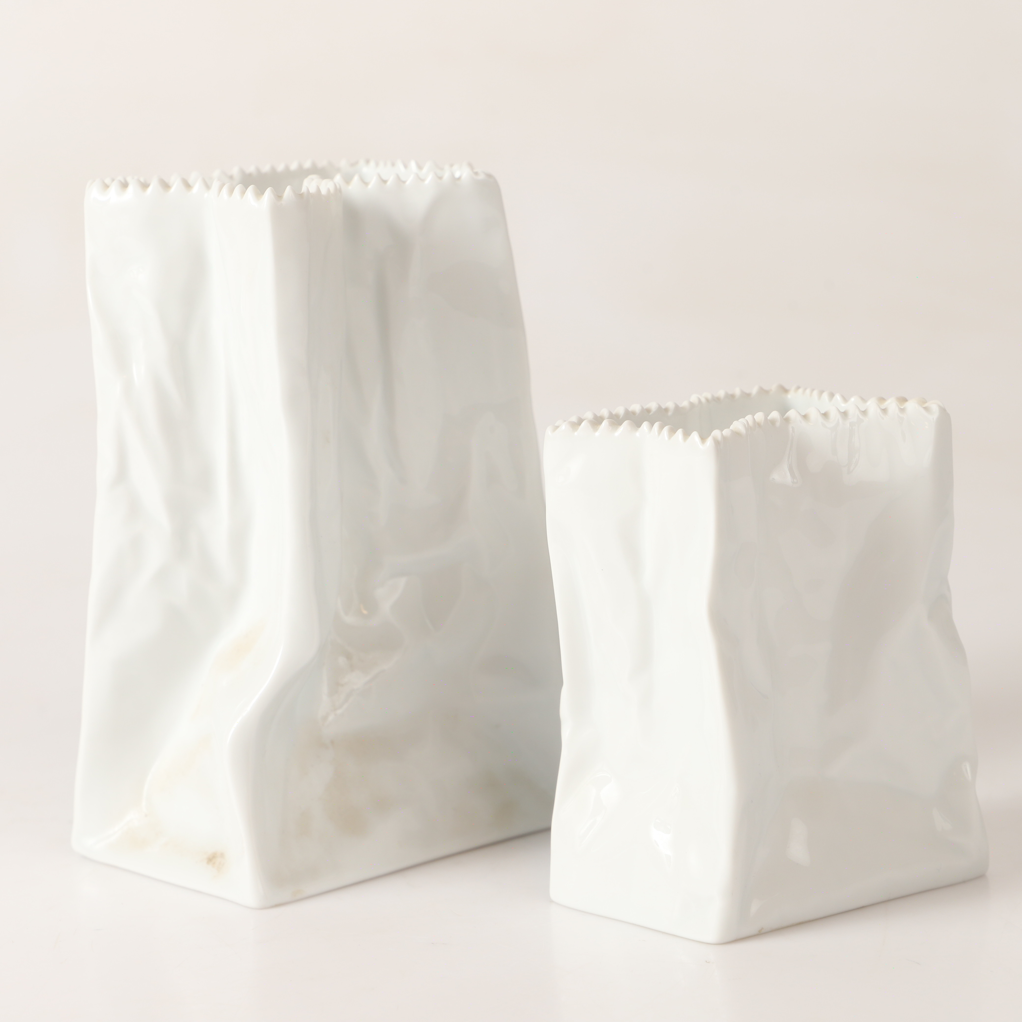 TAPIO WIRKKALA. Vaser, 2 stycken, "Påsen", Studio-Linie, Rosenthal, Tyskland.