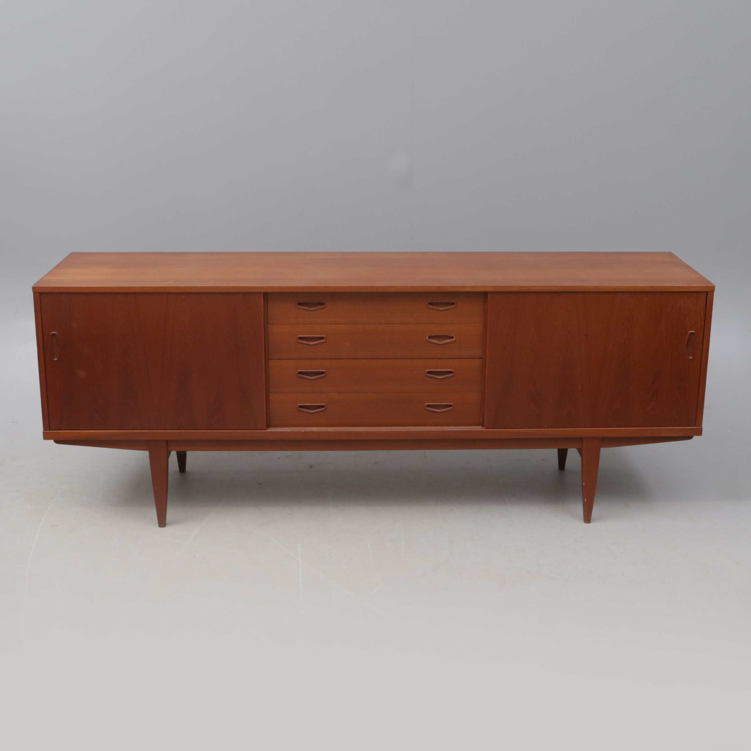 SIDEBOARD, sannolikt 1960-tal.