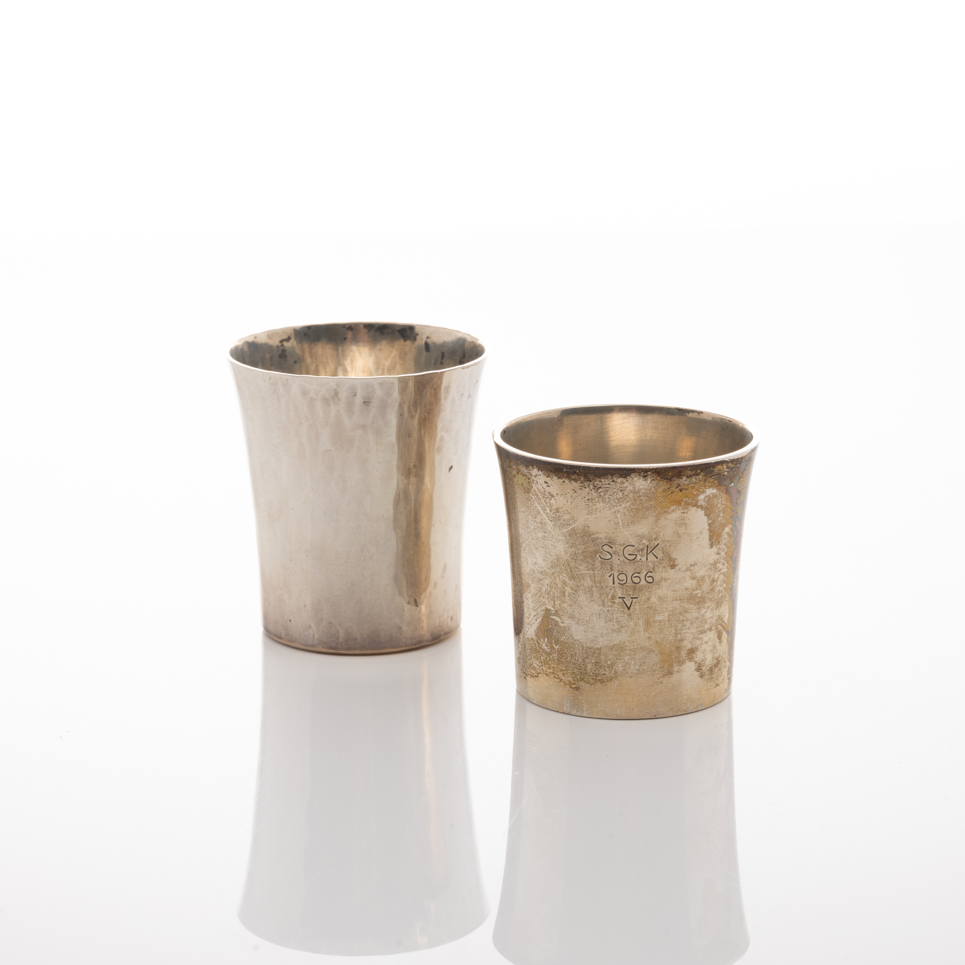 WIWEN NILSSON. Bägare 2 stycken silver, stämplade R9, F9.