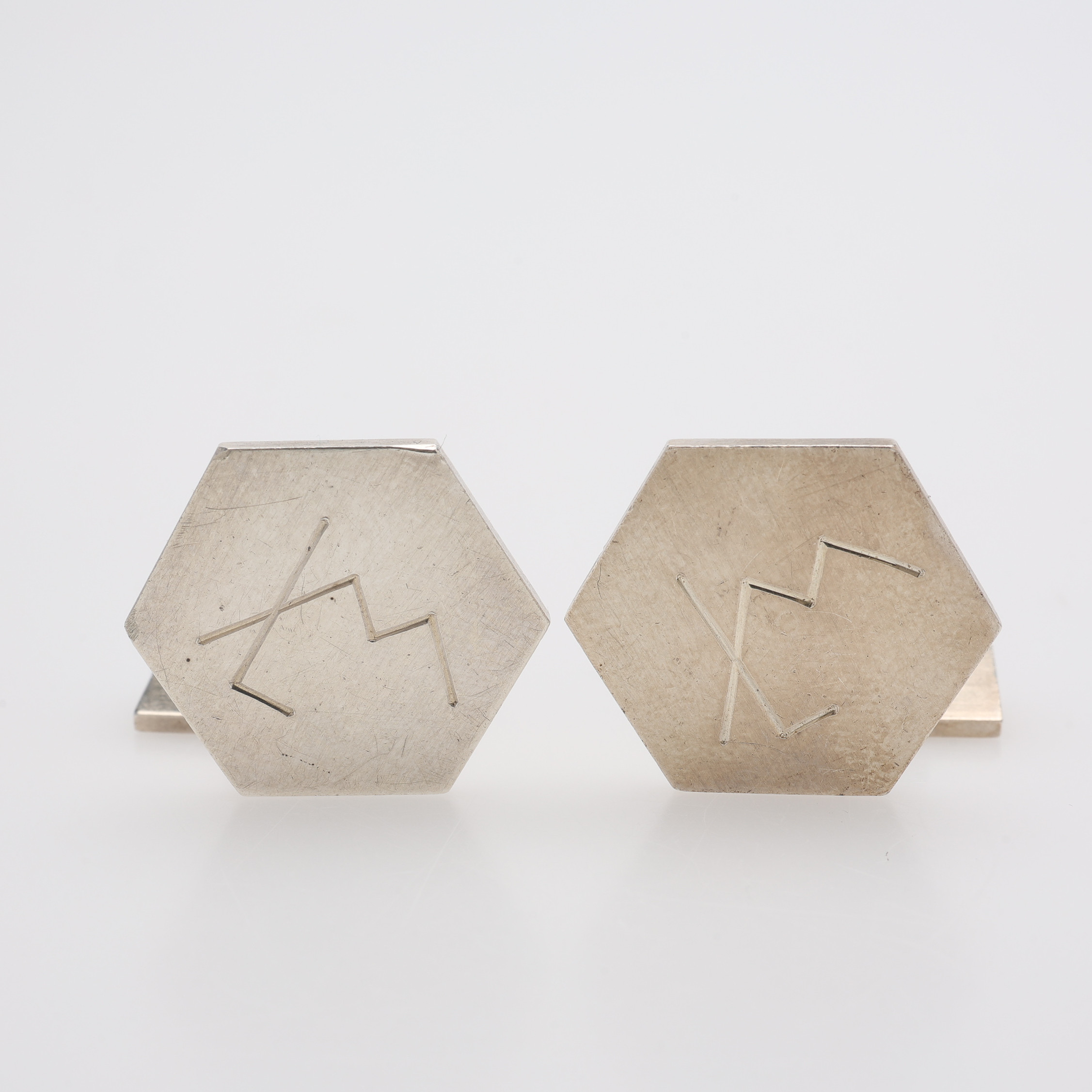 WIWEN NILSSON. MANSCHETTKNAPPAR, ETT PAR, STERLINGSILVER.
