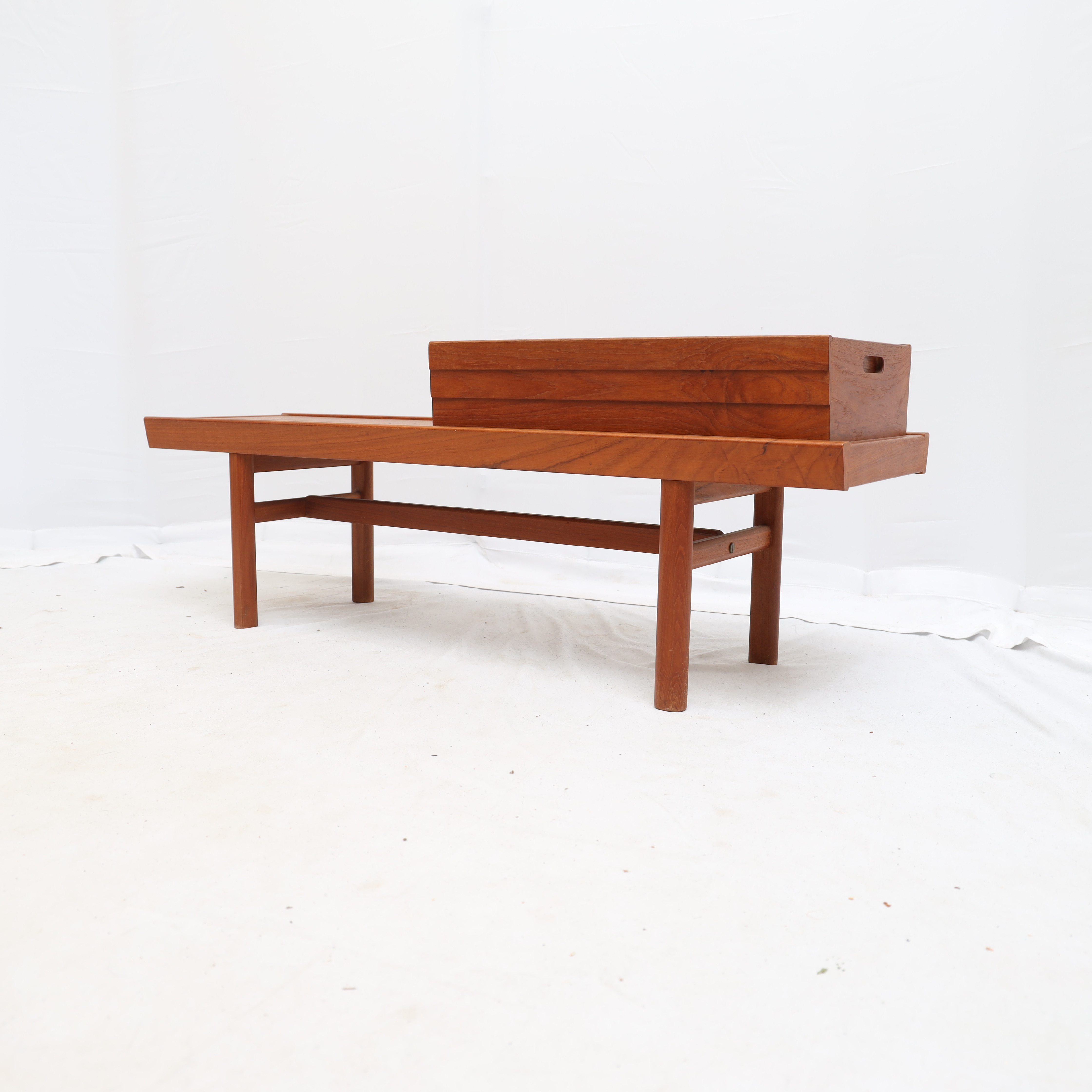 OLAV LAUPSA. Blombord, "Multiflex" Sola Möbler, Norge, teak, stämplat.