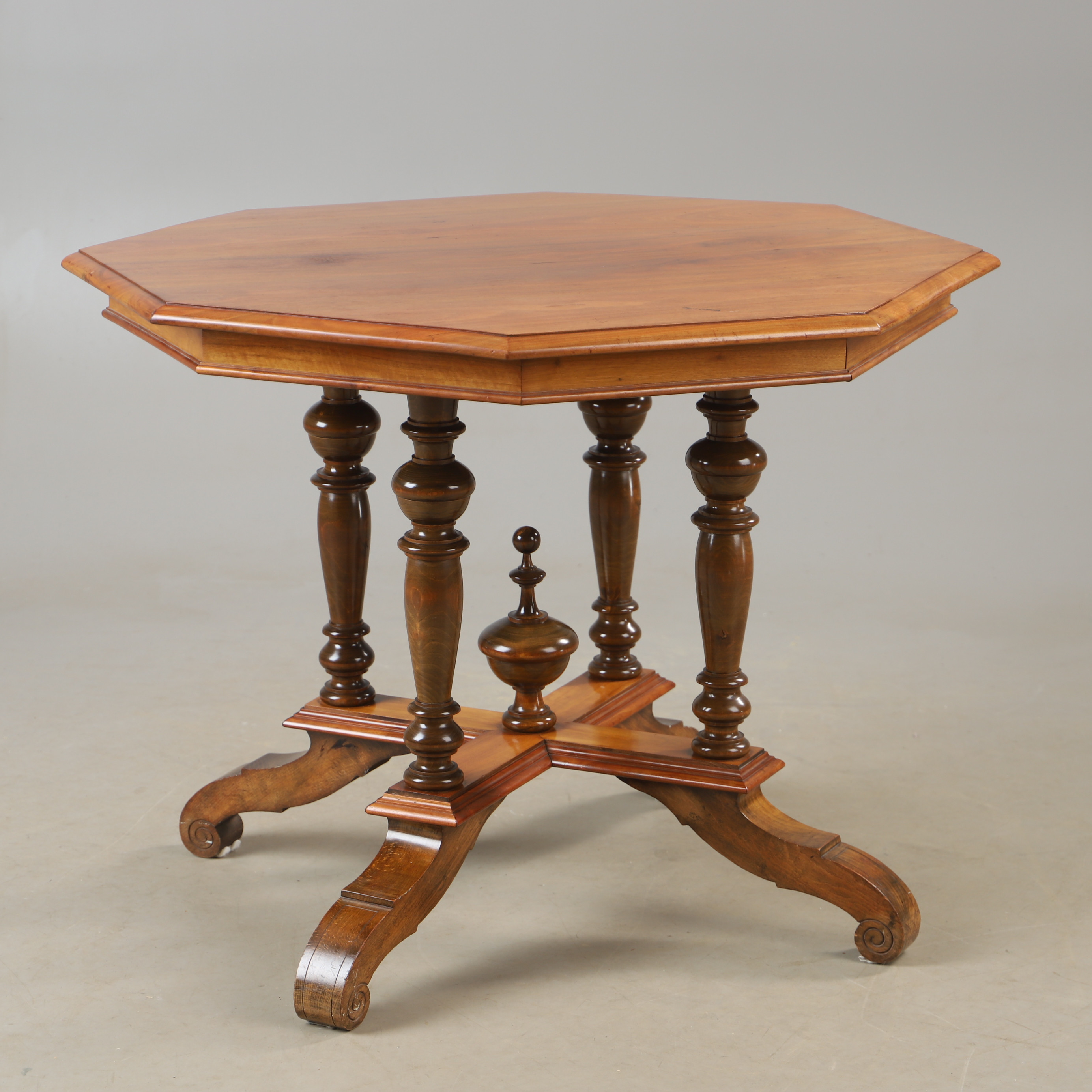 SALONGSBORD, mahogny, 1800-talets andra hälft.