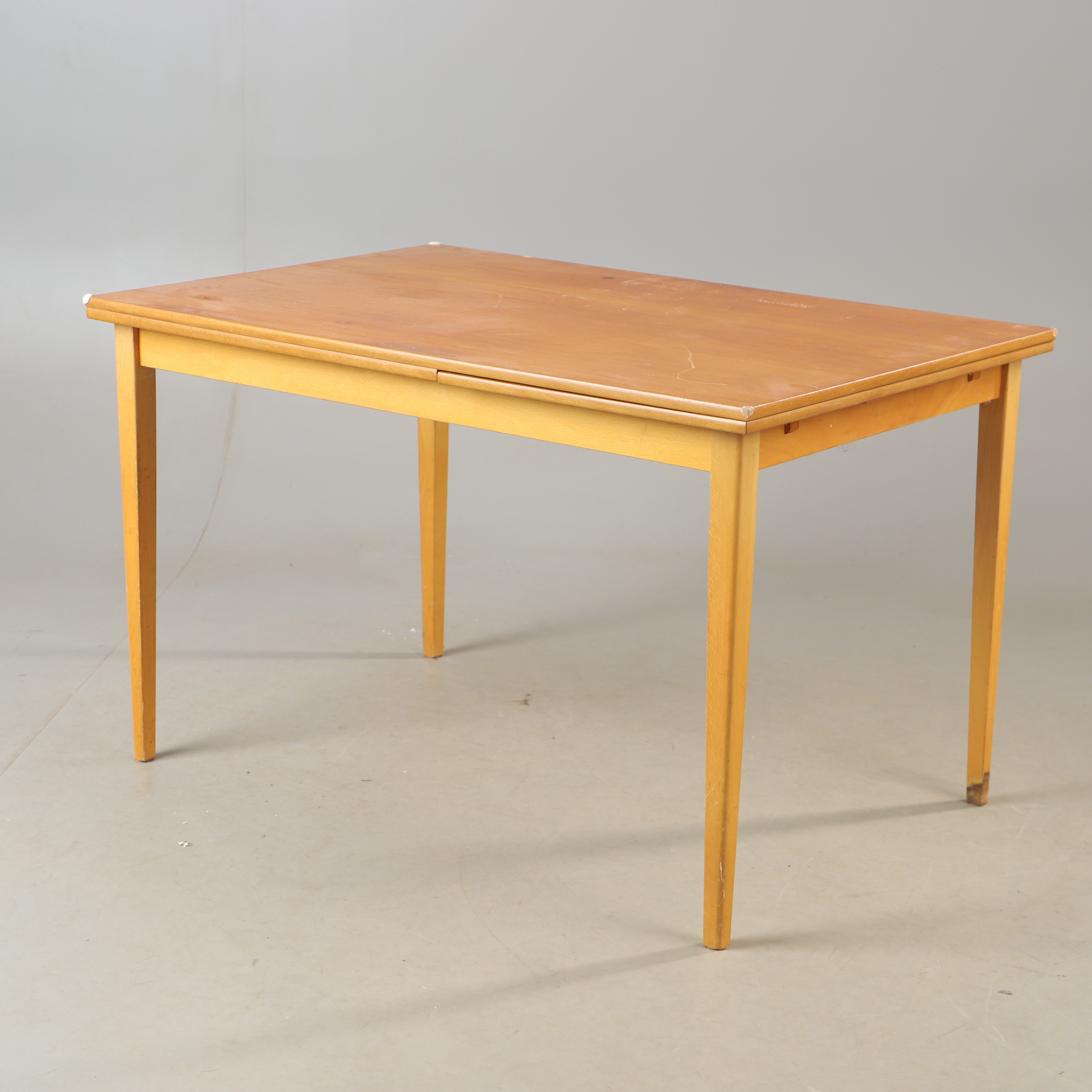 MATBORD, teak och bok, 1900-talets mitt.