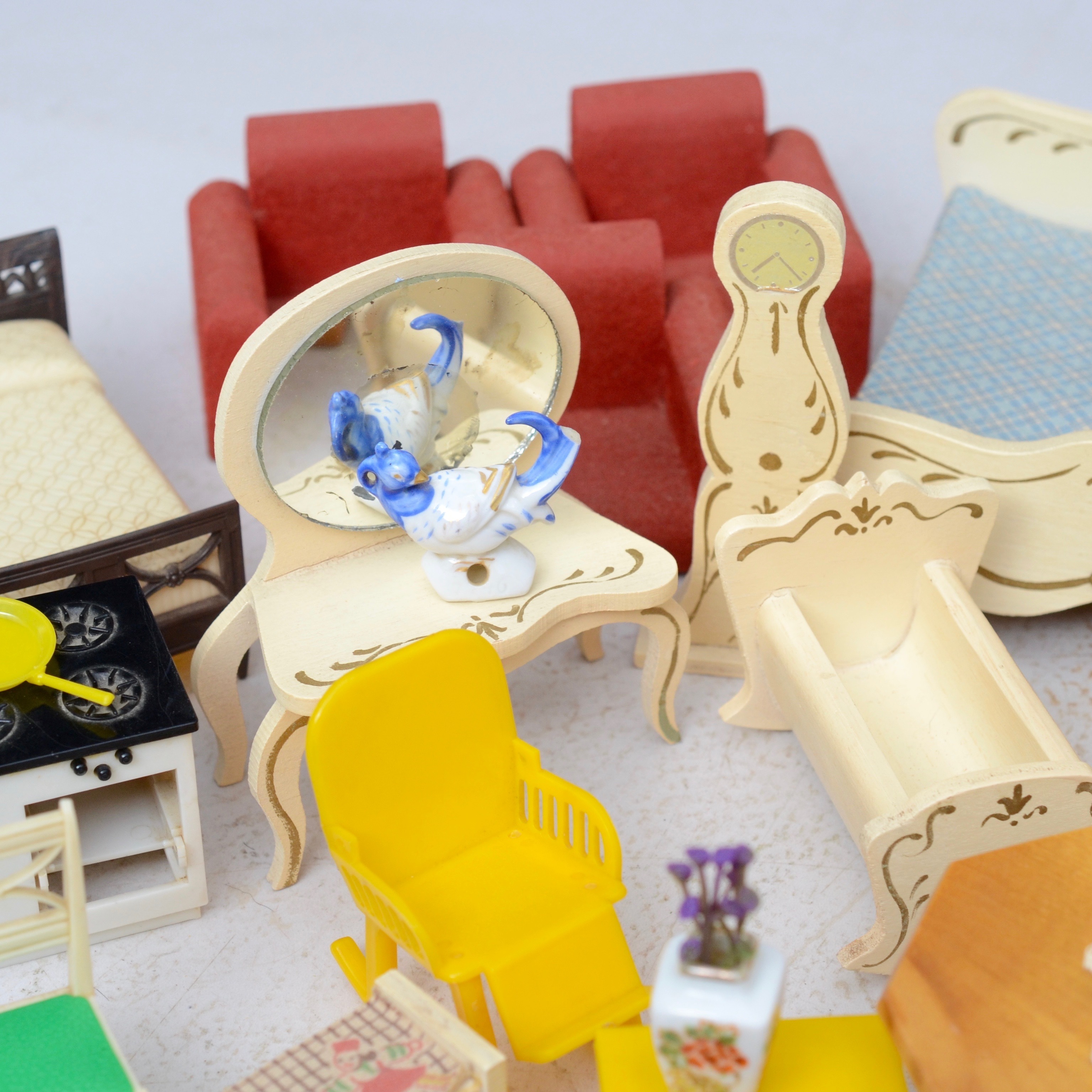 Images for 602310. DOLL FURNITURE. older.