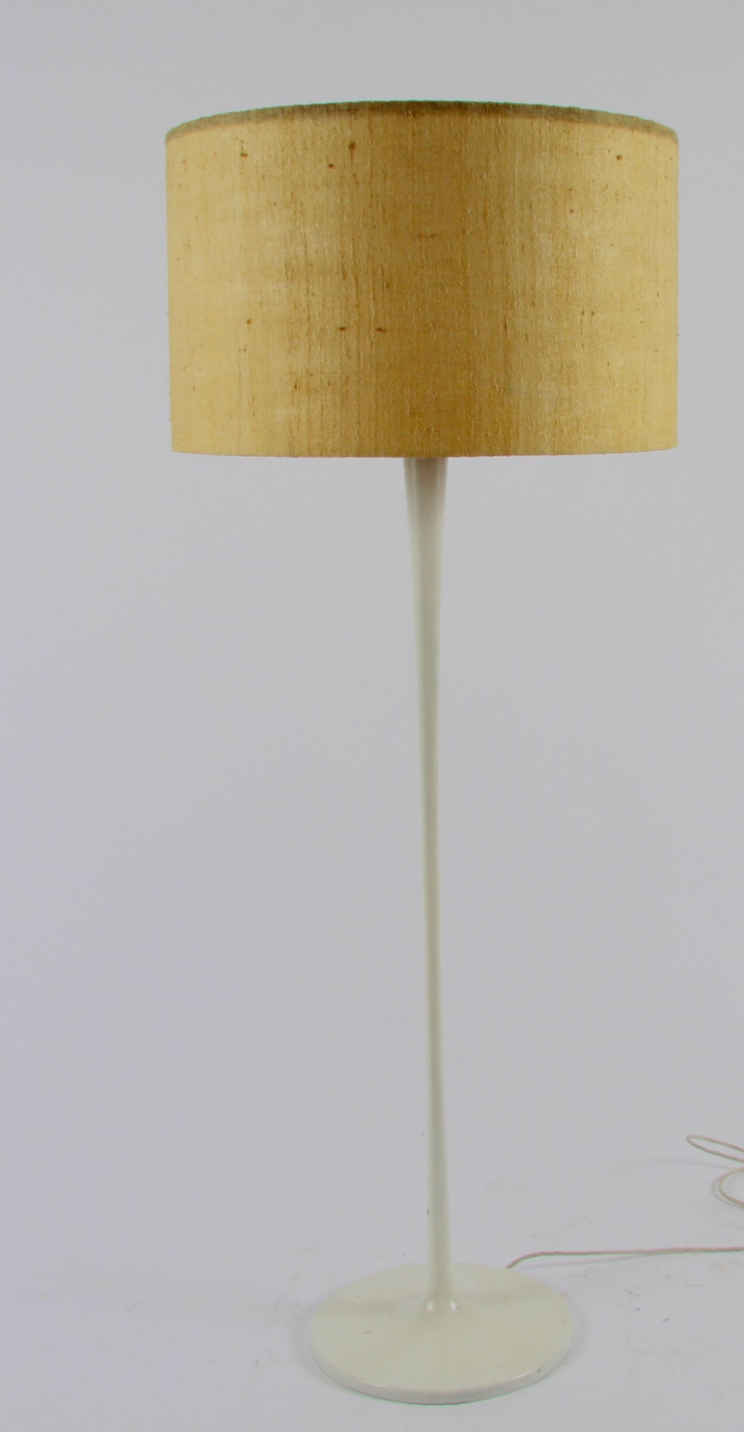 Designer Stehlampe Metall - The Mid Century Modern Living Room