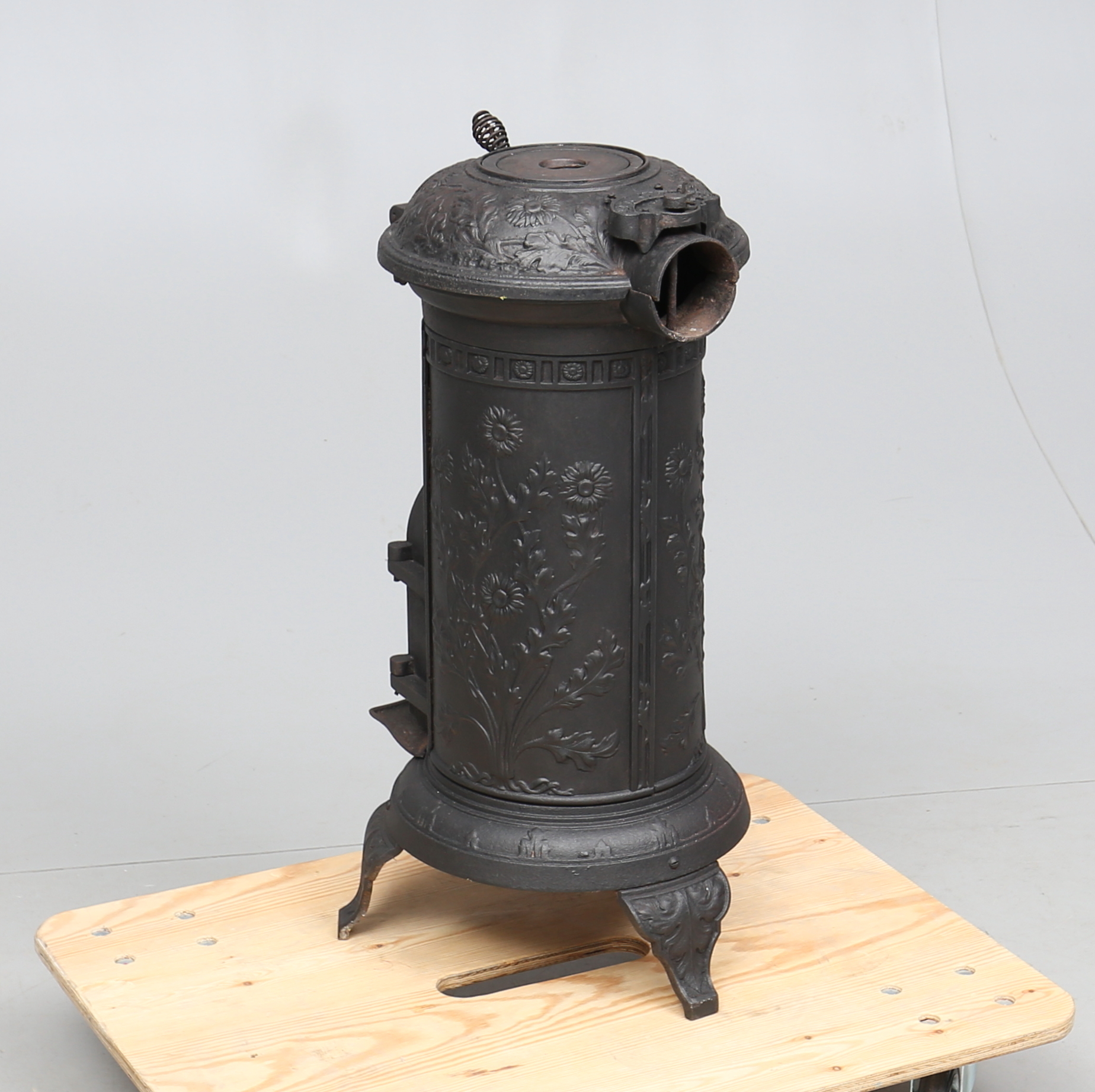 Images for 716583. CAST IRON STOVE, Husqvarna "Mikado, no 79", Art