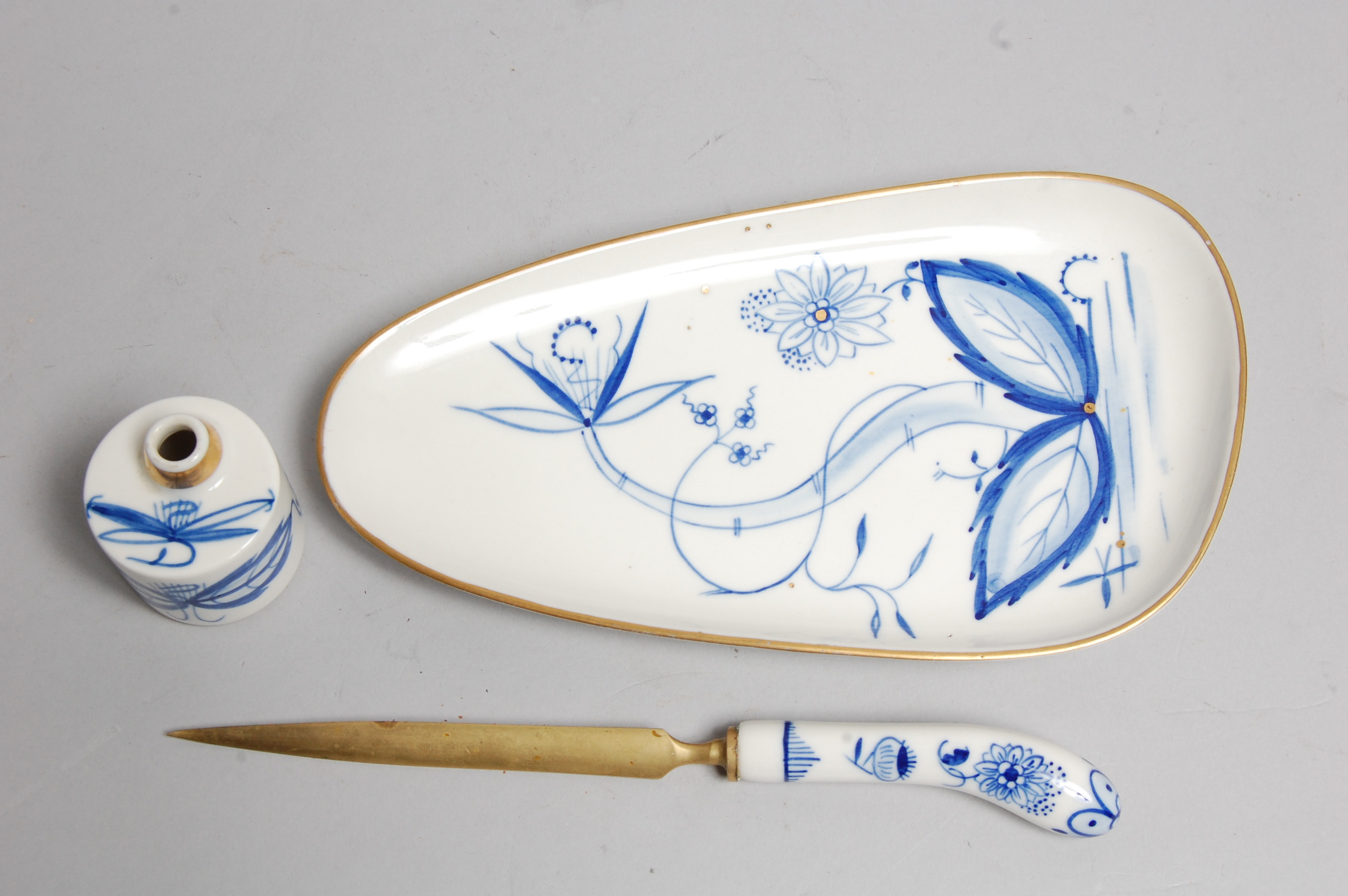 Bilder von 87893. SCHRIFT, Porzellan, Meissen-ähnlicher Stempel