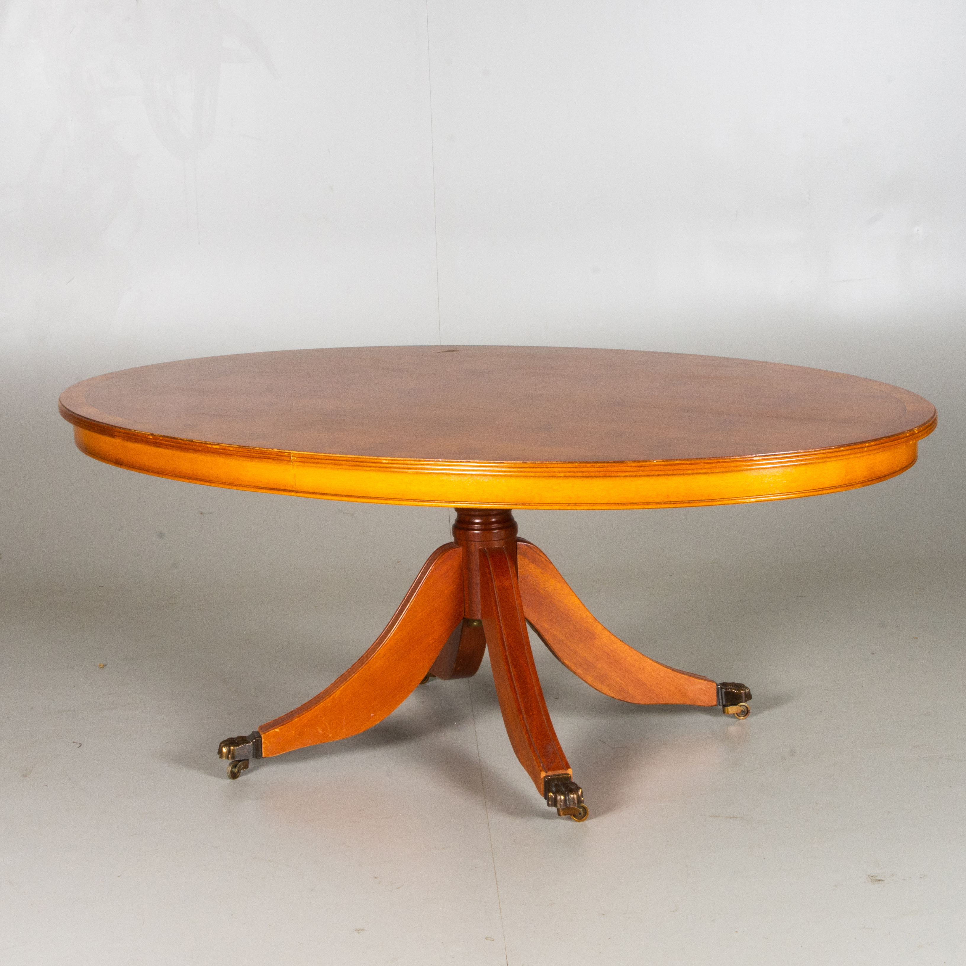 SOFFBORD, idegran, engelsk stil, 1900 talets andra hälft SOFFBORD, idegran, 1900 tal. Möbler Bord Auctionet