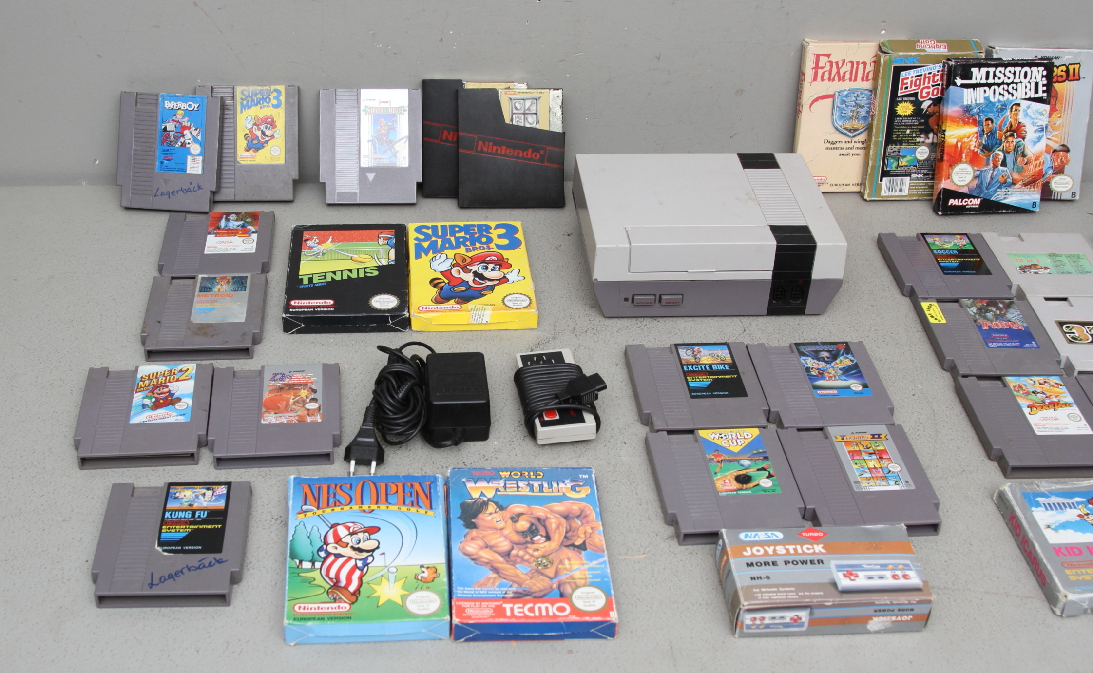 Images for 96374. GAME CONSOLE, 36 parts, 8-bit NES-PAL-001, Nintendo ...