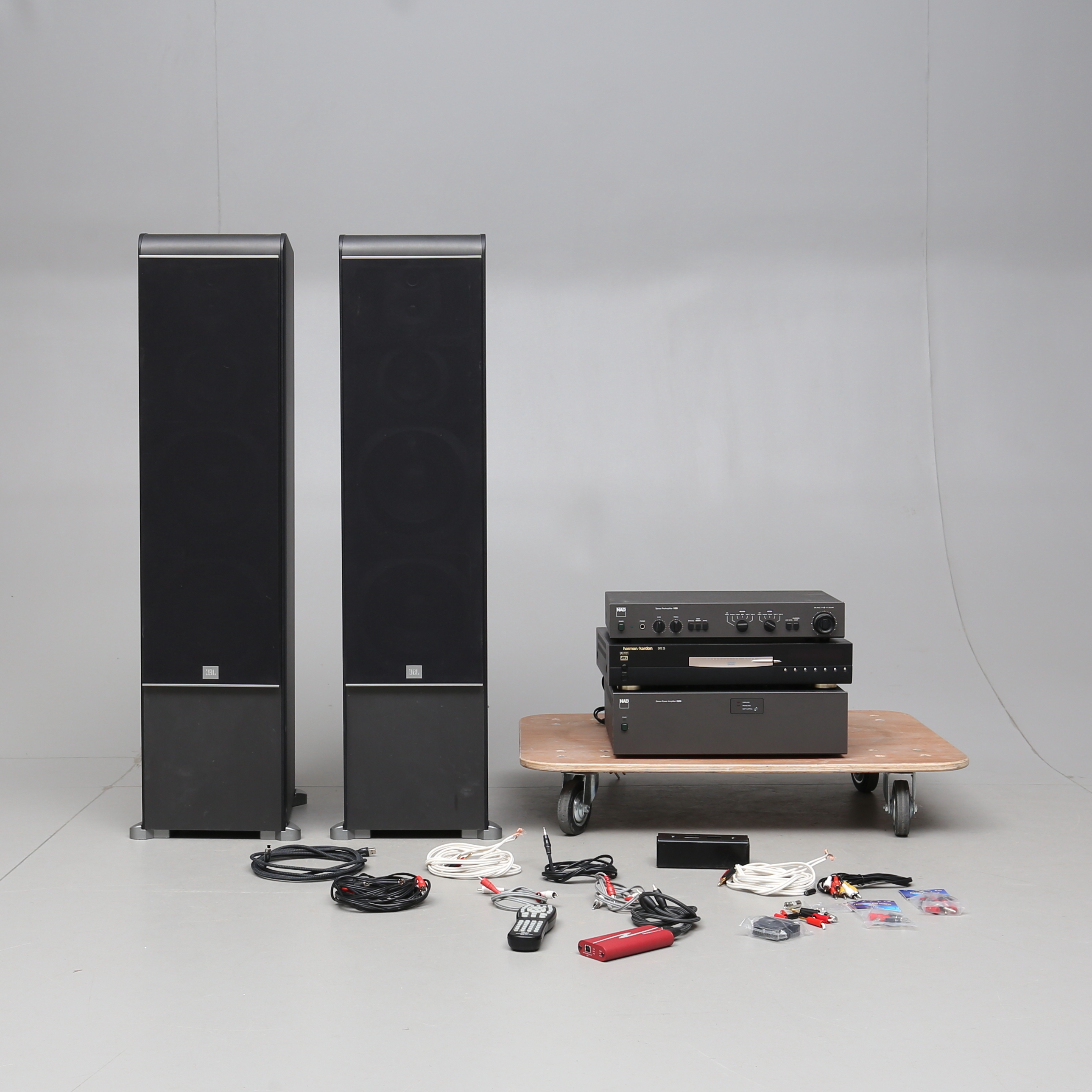 harman kardon amplifier with jbl speakers
